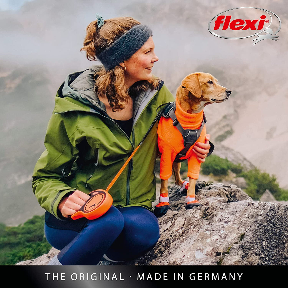 Flexi Xtreme L | 8 M Extra Resistant Retractable Tape Leash for Dogs up to 55 Kg | Orange | Retractable Dog Lead | Soft Stop | Built-In Shock Absorber | Weight: 640 G | Dimensions: 14.7 X 21 Cm